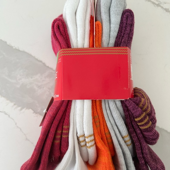 New Goldtoe 5 pairs of girls socks - Picture 2 of 3